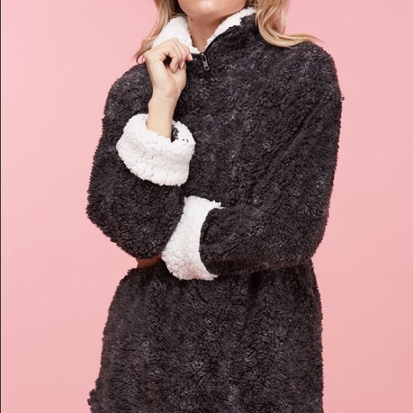 Two-Tone Sherpa Pullover - Picture 2 of 5